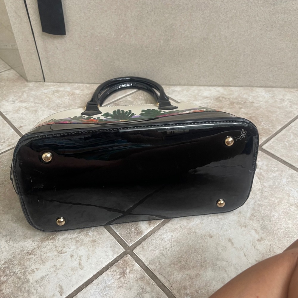 Frida Kahlo Dome Satchel Bag and Matching Coin Pouch Black Patent Cream Floral - Picture 5 of 12